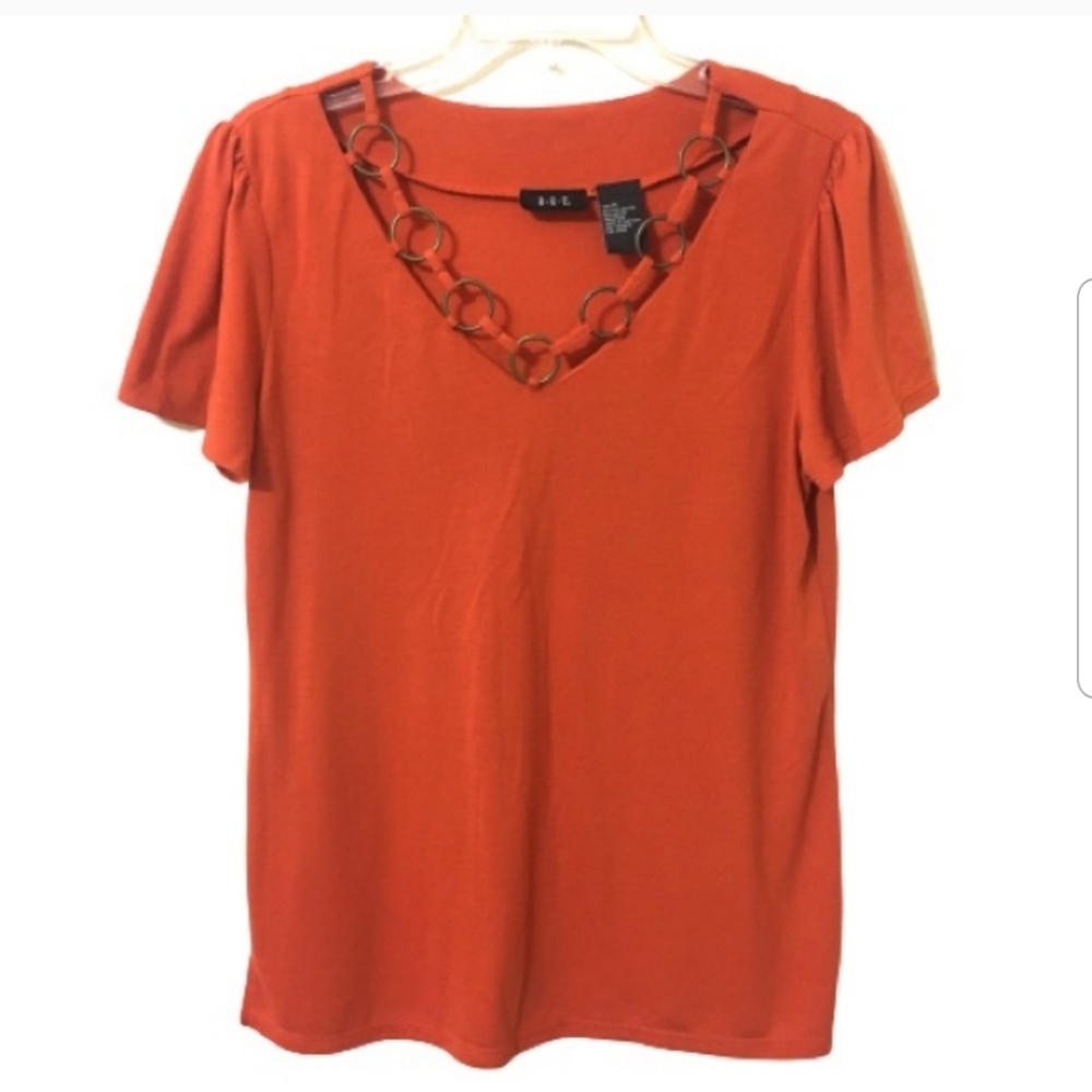 Like New: V-Neck Orange Tee w/ Ring Detail